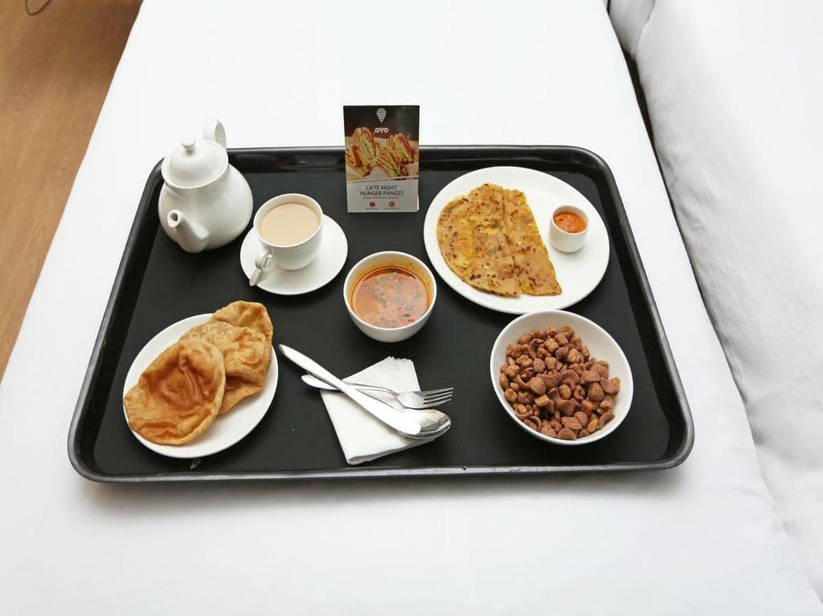 Oyo 24196 Hotel Shreenath Palace Ujjain Εξωτερικό φωτογραφία